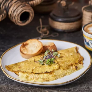 Omelette tres quesos