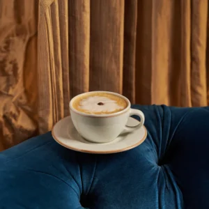 Latte con bebida de almendras